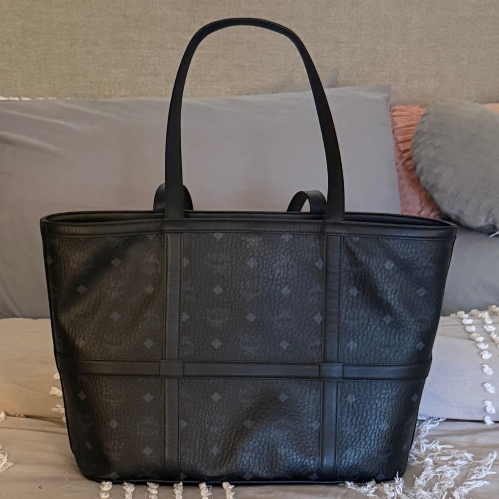 MCM Medium Delmy Visetos Shopper - Picture 13 of 14